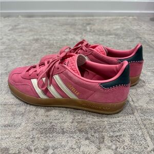Adidas Originals Women's Pink Gazelle Shoes
